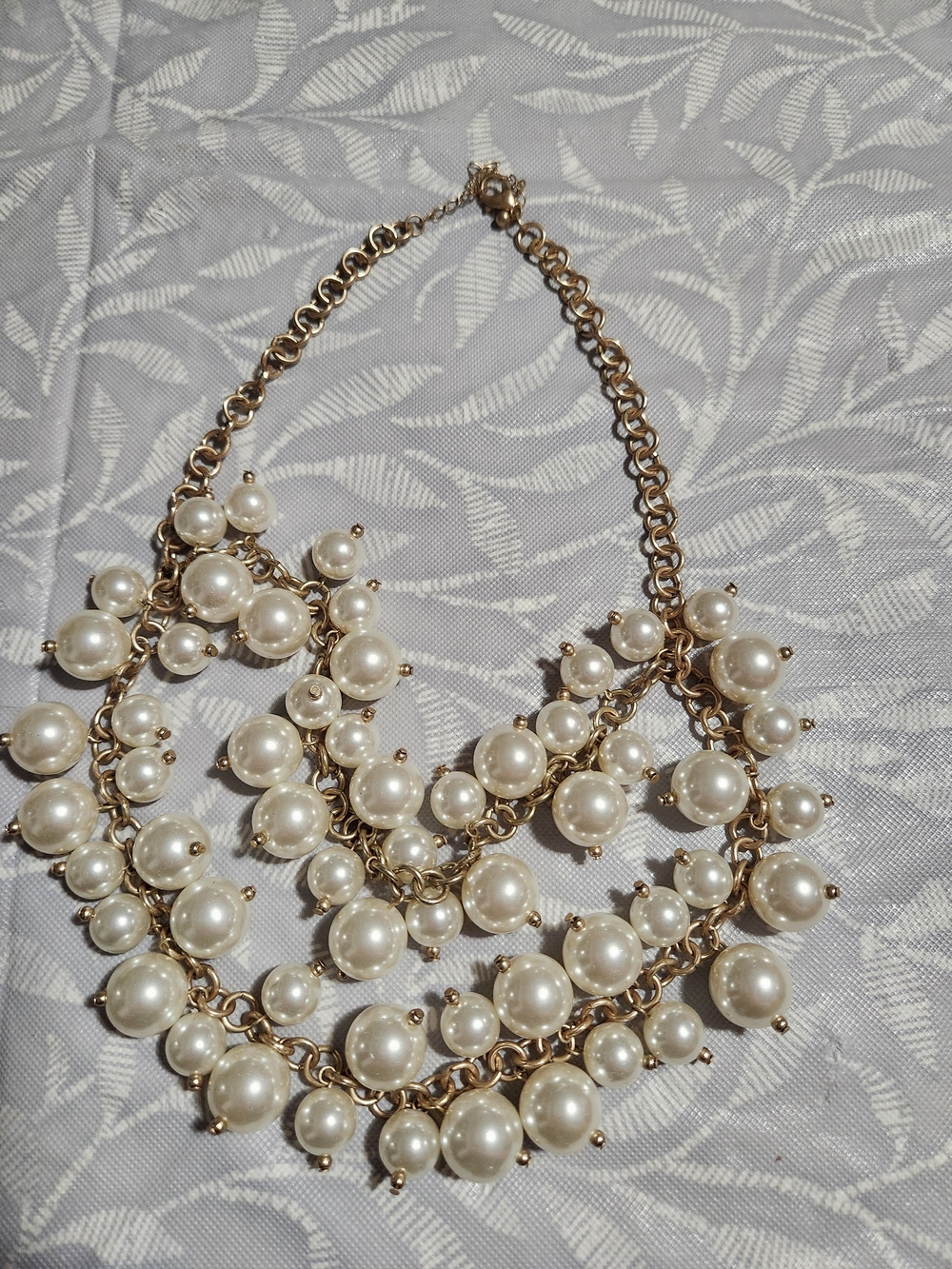 parklane chalice  Pearl Cluster Statement Necklace - White Pearls